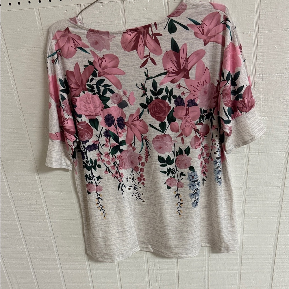 Southern Stitch Floral Print Women's Top - Picture 3 of 3